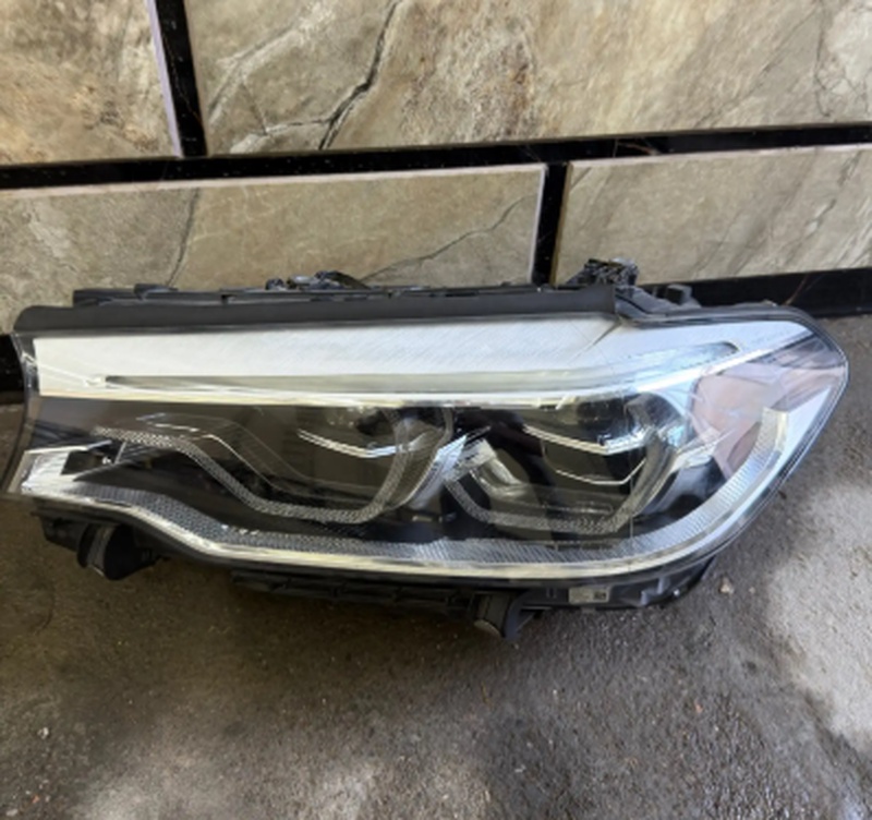 Фара на BMW G30